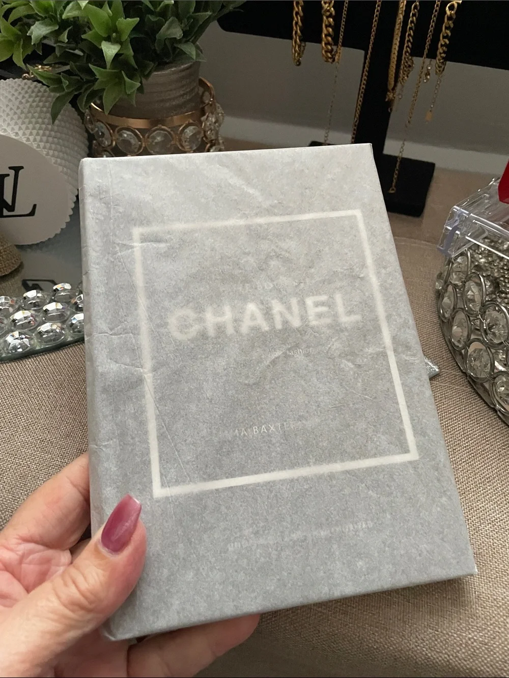 ✨🖤CHANEL Black and White Hardcover Fashion Book✨🖤NEW